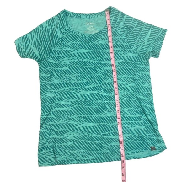L.L.Bean Women M Green Zebra Print Stretch Crew Neck Short Sleeves - Picture 9 of 10